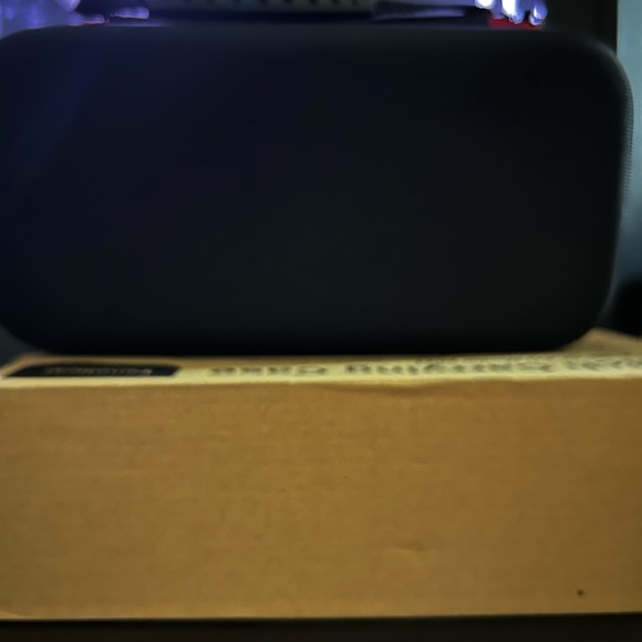 Fenolical Switch Carrying Case - Sleek Black - Picture 3 of 6